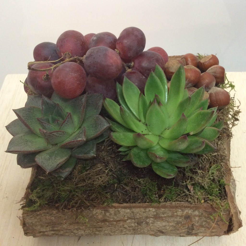 Cesta de regalo flor y fruta